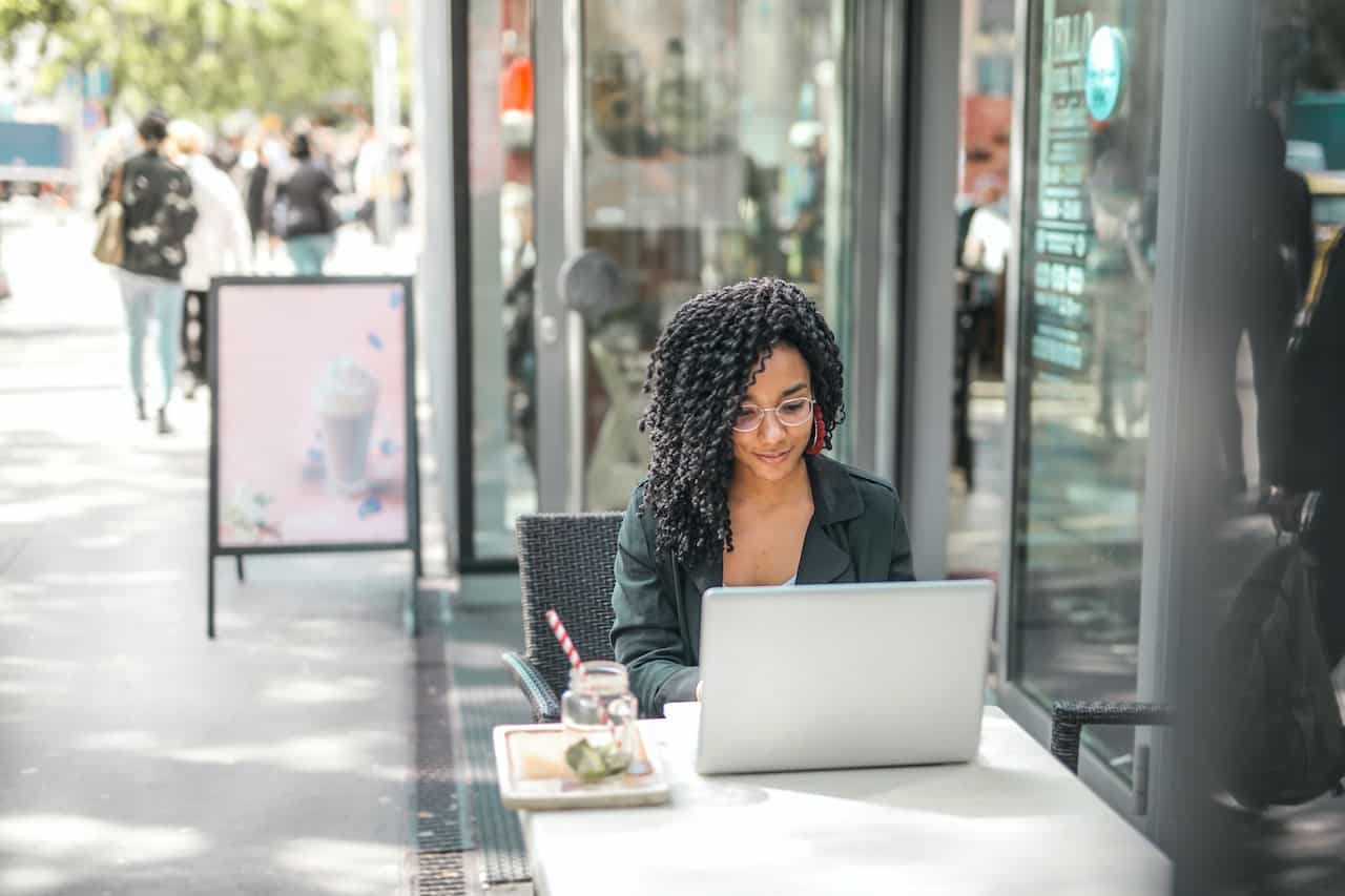 Lo Que Debes Saber al Comprar Gafas Graduadas Online en 2023